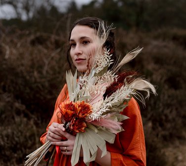 bruidsboeket van droogbloemen