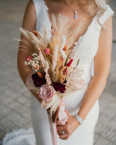 Bruidsboeket van droogbloemen