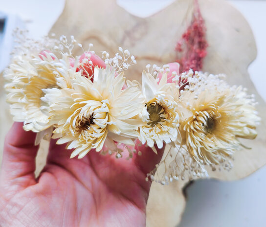 Diadeem met droogbloemen voor in je haar