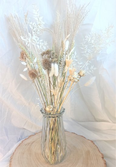 Boeket droogbloemen wit ruscus met pampas