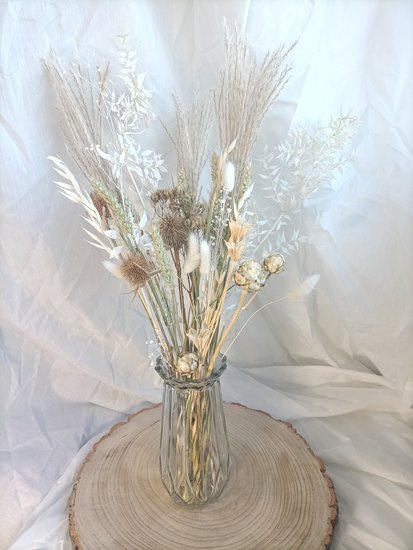 Boeket droogbloemen wit ruscus met pampas