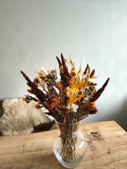 droogbloemen boeket met warme kleuren