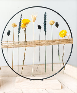 Droogbloemen krans bloomring GEEL ZWART Droogbloemen krans bloomring GEEL ZWART