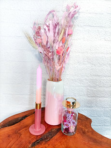 Set met droogbloemen in vaas en kandelaar PINK Set met droogbloemen in vaas en kandelaar PINK